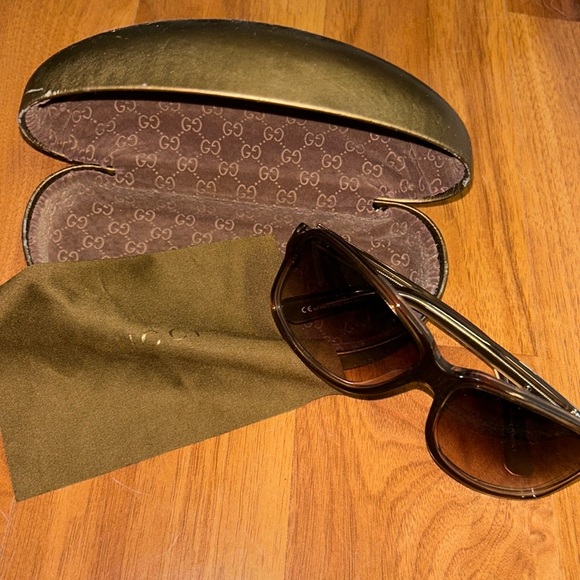 Authentic Gucci Sunglasses with Case - Picture 11 of 14